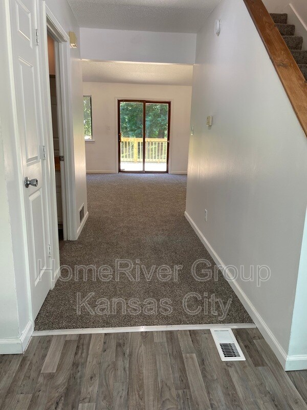 Building Photo - 611 S 13th St