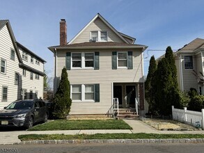 Building Photo - 15 Edgar St