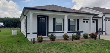 Building Photo - 4415 Chandler Ave