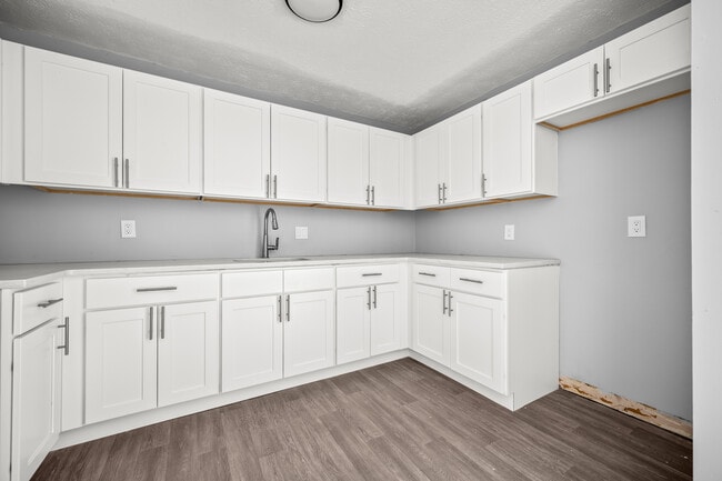 Building Photo - Maple Heights