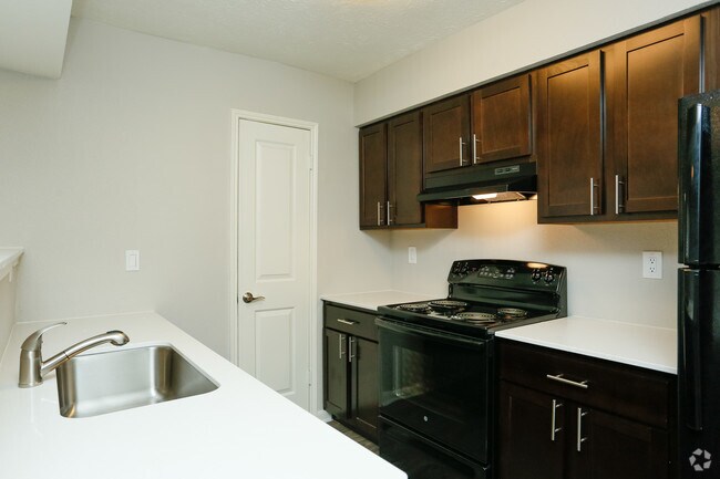 1157SF - 2HAB - Cocina - Park Terrace Apartments