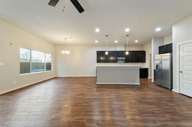Building Photo - 12585 Piping Rock Dr