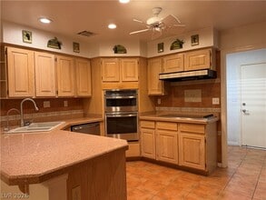 Building Photo - 5320 Fieldstone