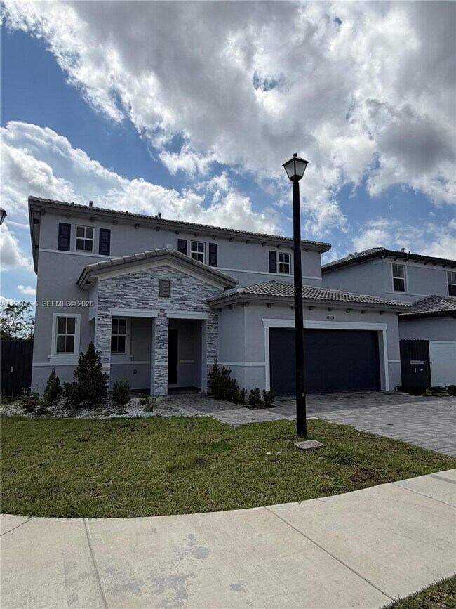 Foto del edificio - 14804 SW 162nd St