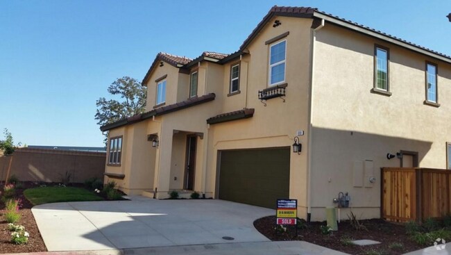 Building Photo - 880 Willow Bridge Dr