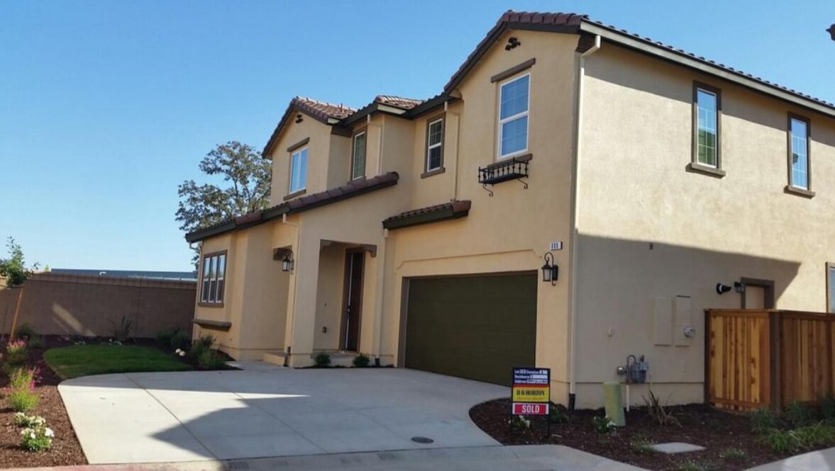 Foto principal - 880 Willow Bridge Dr