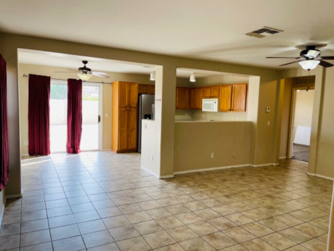 Foto del edificio - 12445 N 127th Dr