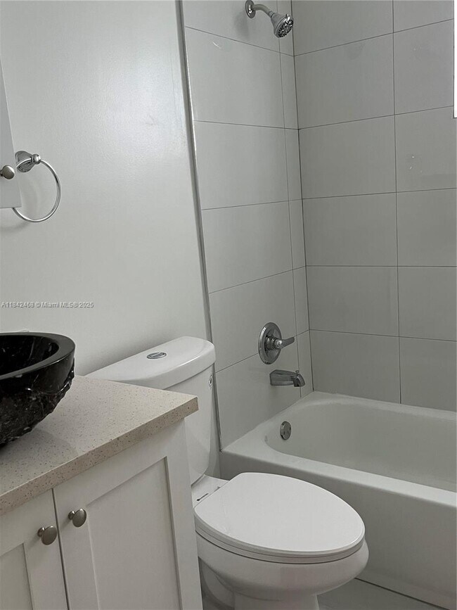 Foto del edificio - 3194 SW 26th St
