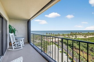 Building Photo - 801 S Ocean Dr