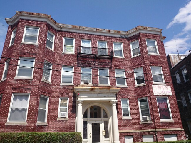 Building Photo - 19 Price Rd