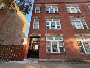 Building Photo - 3211 W Le Moyne St