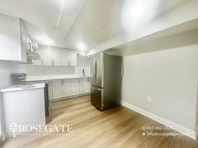 Building Photo - 2-Bedroom + Den Corner Unit with Parking in Mississauga