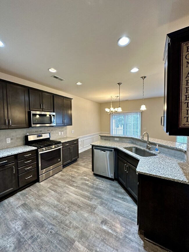 Foto del edificio - Beautiful, Well Kept, Townhouse in Popular Bridgemill