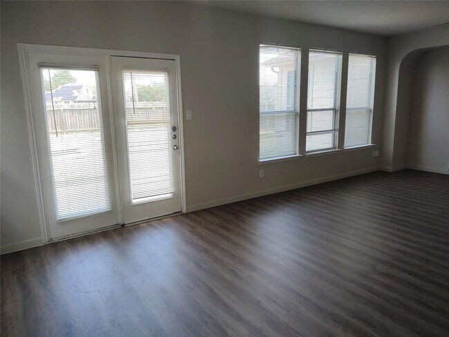 Foto del edificio - 3203 Legends Creek Dr