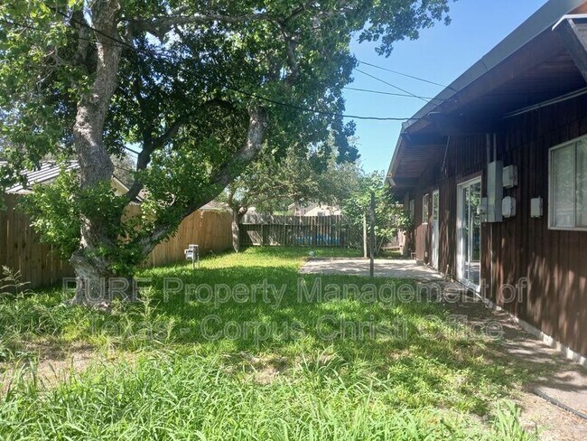 Foto del edificio - 730 Bradshaw Dr