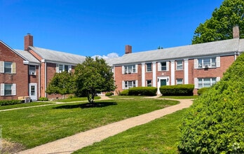 Building Photo - 30 Standish Rd