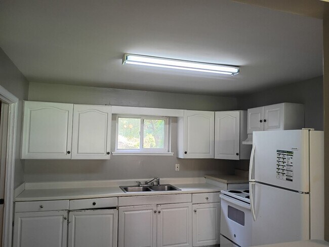 Foto del edificio - MOVE IN READY