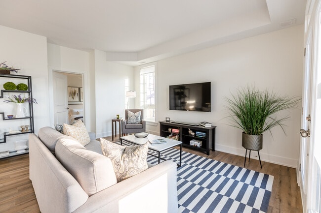 Building Photo - 170 Cope Dr