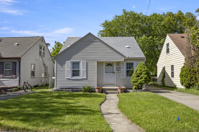 Building Photo - 26160 Hanover St