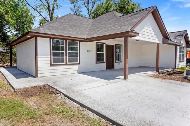 Building Photo - 5811 Northridge Dr