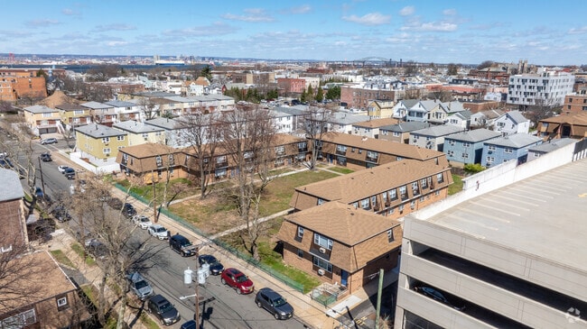 Context - Mansard Gardens