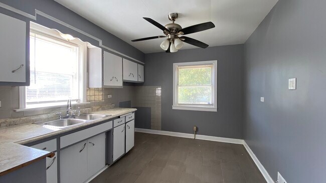 Foto del edificio - 10628 S Green St