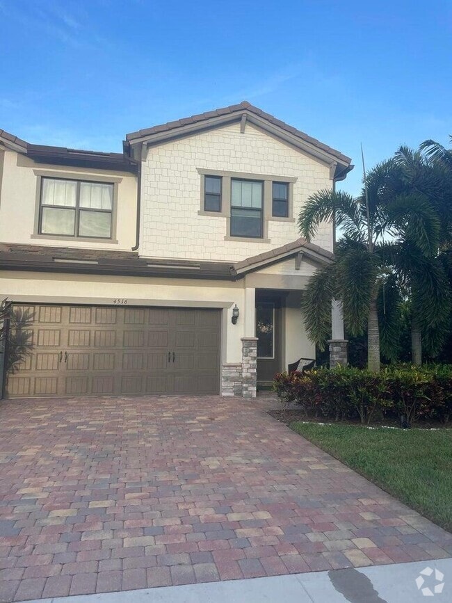 Building Photo - 4516 Eventing St