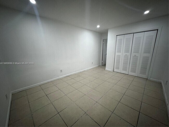 Building Photo - 2481 NW 13th Ct