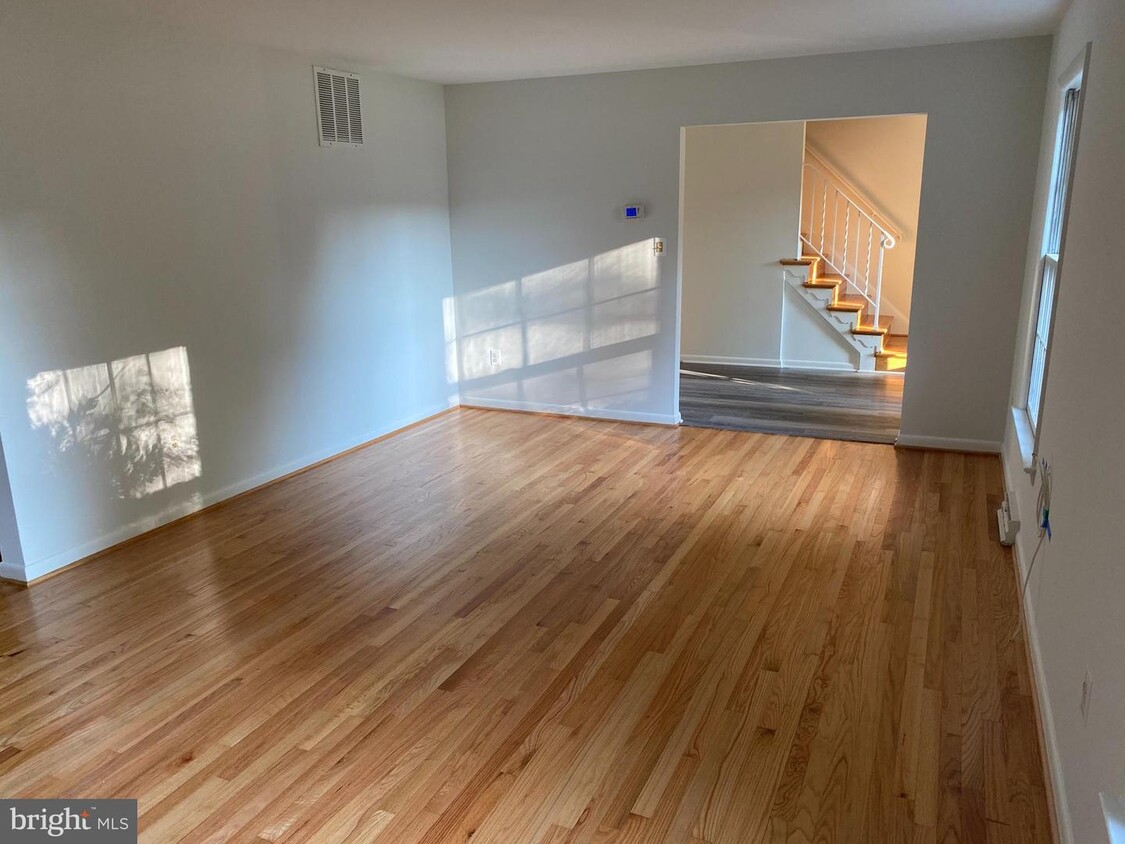 9513 Stevebrook Rd, Fairfax, VA 22032 House for Rent in Fairfax, VA