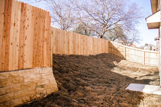 Building Photo - 8523 Tesoro Hills