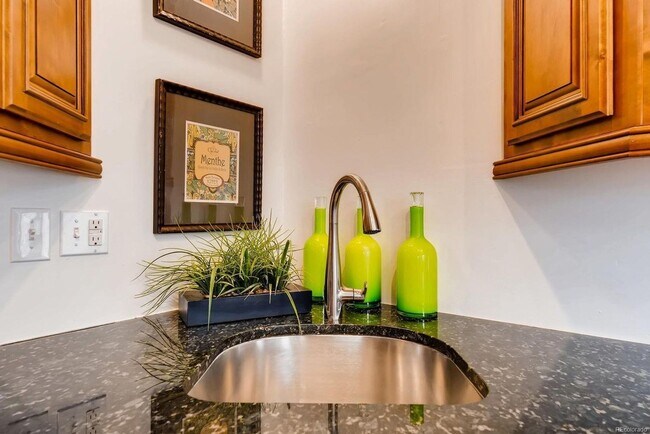 Foto del edificio - Craftsman-style bungalow in Sunnyside FOR RENT!