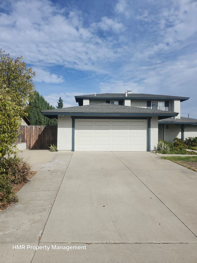 Building Photo - Welcome to this stunning two-story home wi...