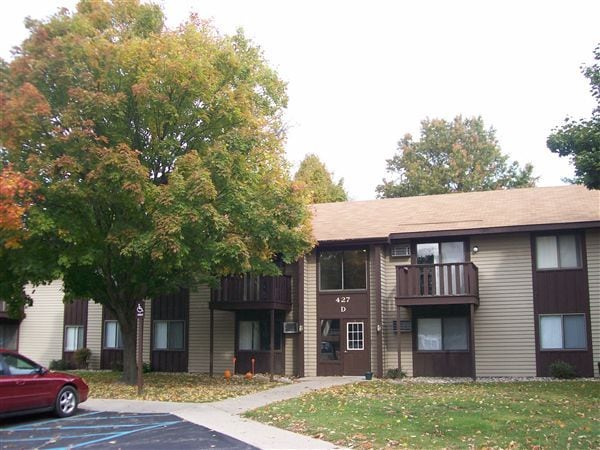 Building Photo - 424 E Elm St