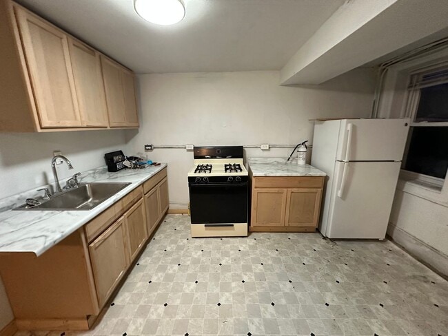 Building Photo - 2500 W Fond du Lac Ave