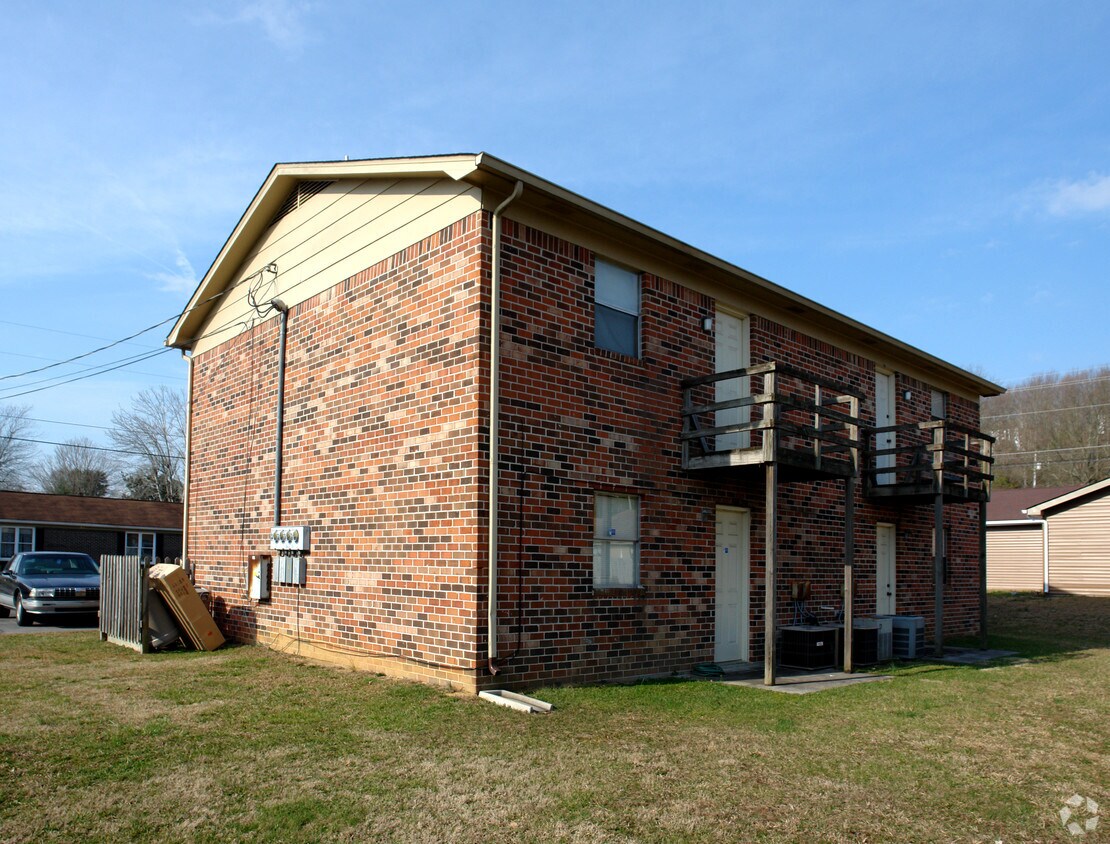 Foto del edificio - 1330-1380 NW Village Oak Cir