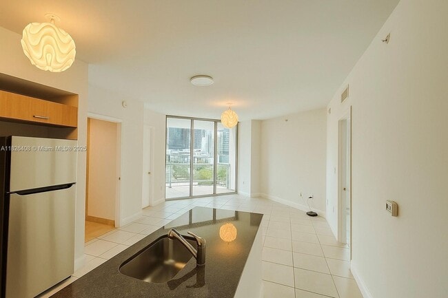 Building Photo - 350 S Miami Ave