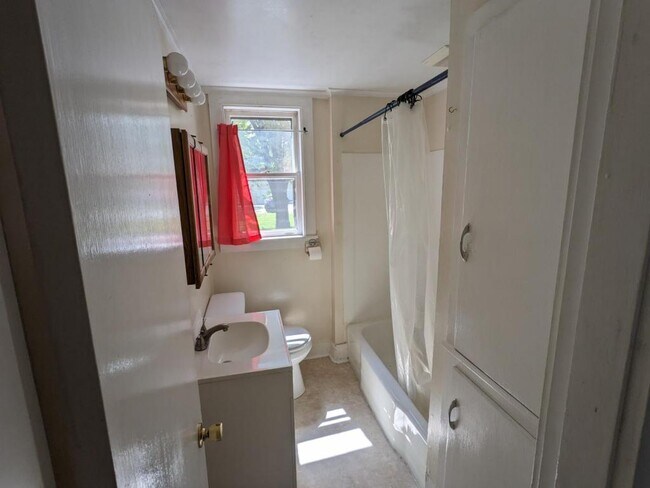 Photo - 37 St Paul St House