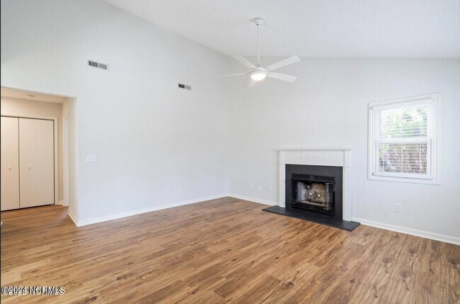 Building Photo - 6505 Red Bay Ct