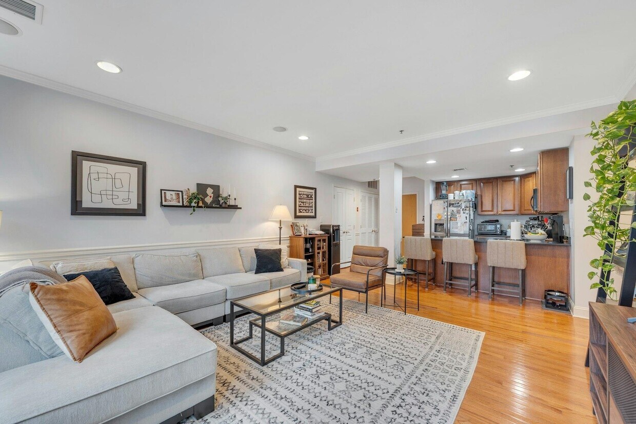 Foto principal - 727 Monroe St