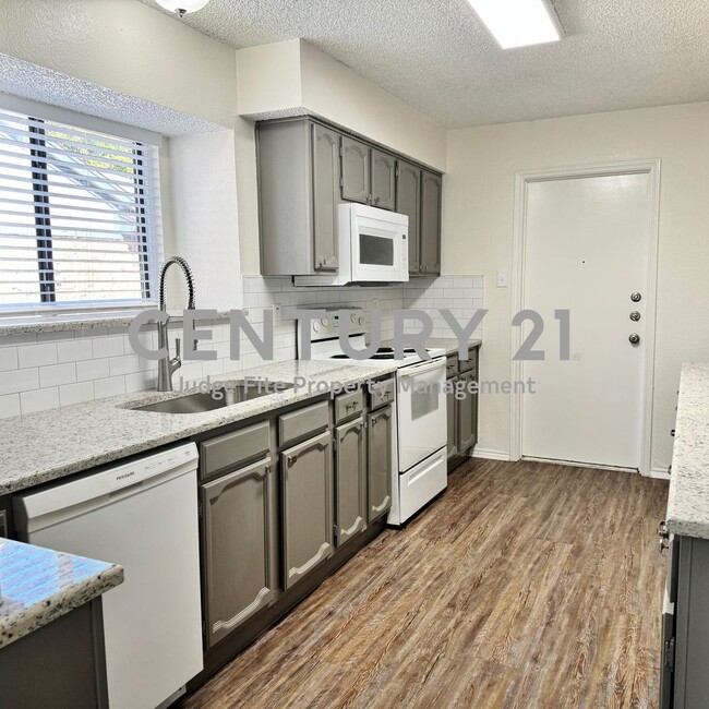 Foto del edificio - Gorgeous 4/2/ in Plano Ready For Move-In!