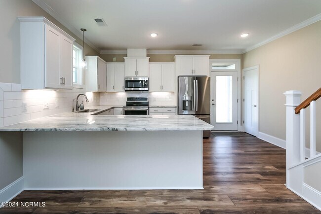 Building Photo - 151 Sea Grove Ln