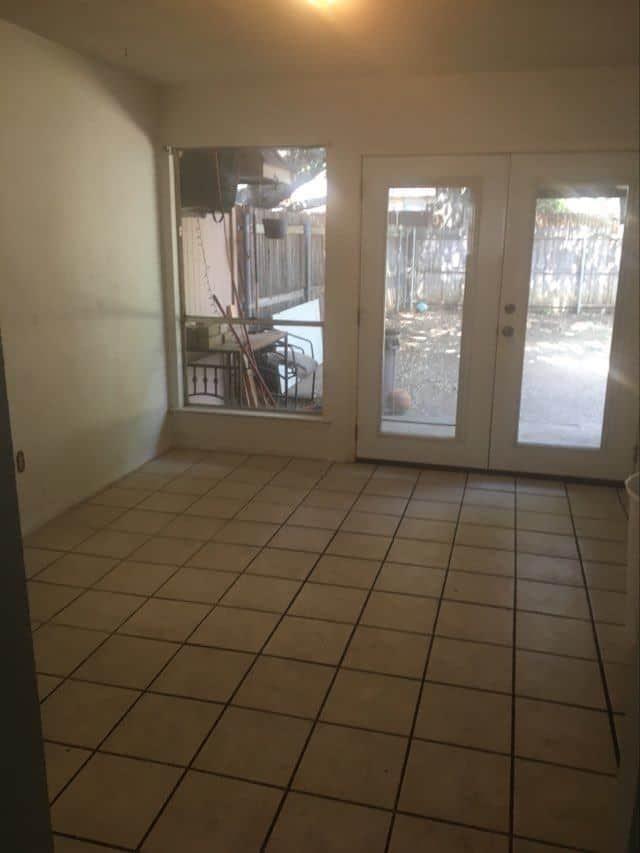 Building Photo - 1704 Willow Ln