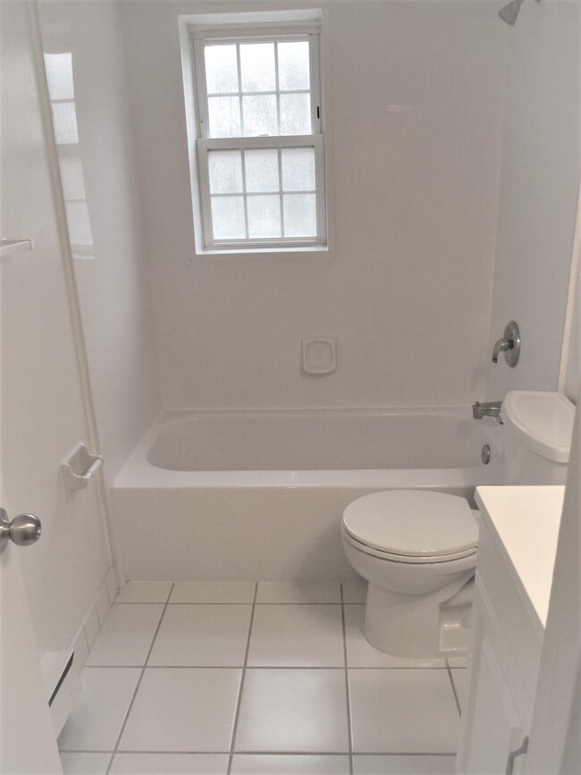 Building Photo - 11 Old Allamuchy Rd