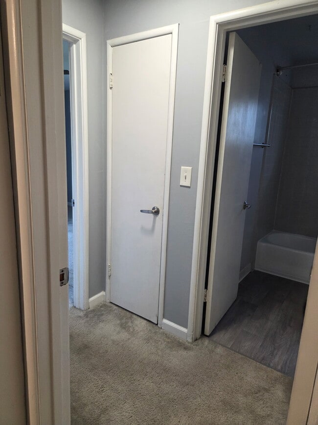 Building Photo - 625 S 11th St