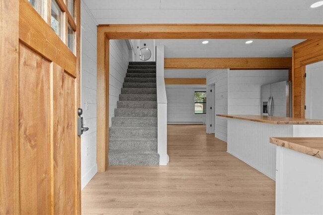 Building Photo - 109 School St