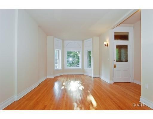 Building Photo - 4125 N Ashland Ave