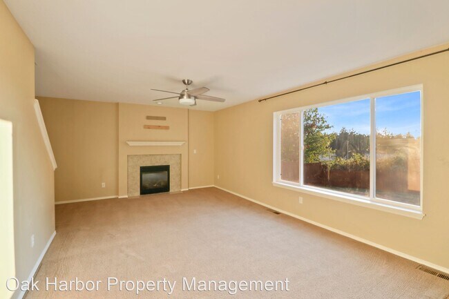 Building Photo - 3 br, 2.5 bath House - 1150 Nw Redwing Dr