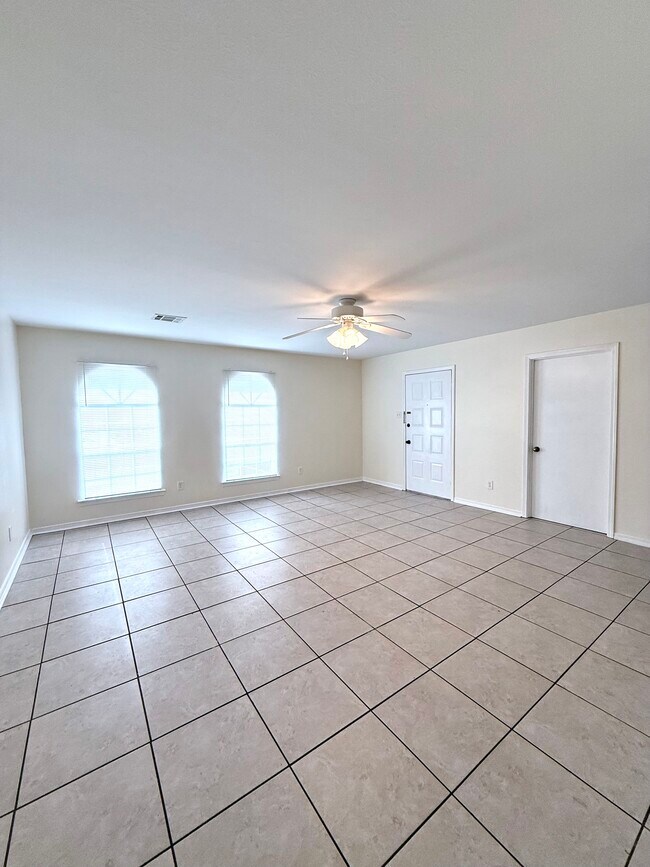 Sala de estar - 1114 Williams Blvd