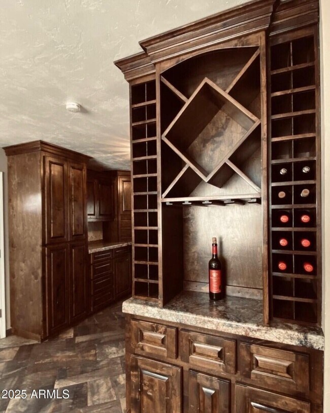 Foto del edificio - 1522 E 9th St