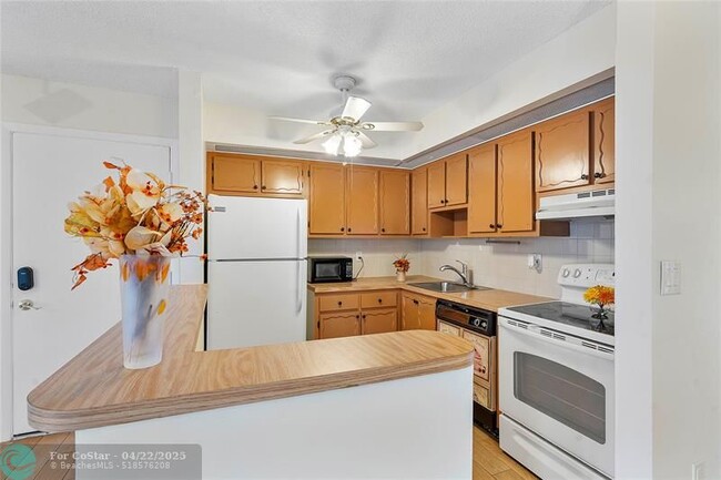 Building Photo - 9870 S Belfort Cir